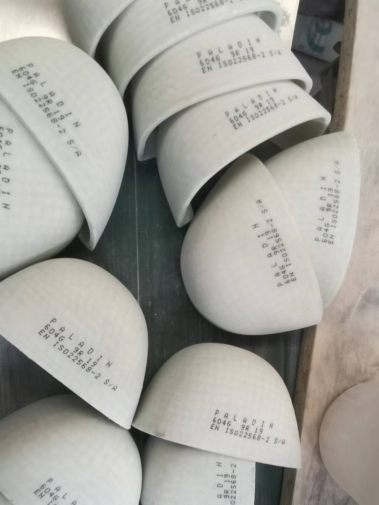 200 J EN ISO22568 Standardowy Model czapki z włókna szklanego 604G dla butów roboczych PU